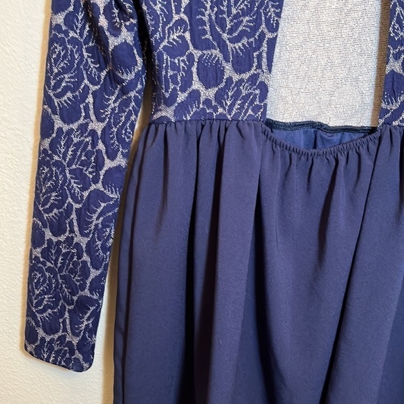 Everleigh Long Sleeve Open Back Dress - Picture 11 of 16